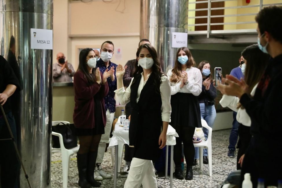 La falla Duc de Gaeta La Pobla de Farnals salça amb el primer premi de